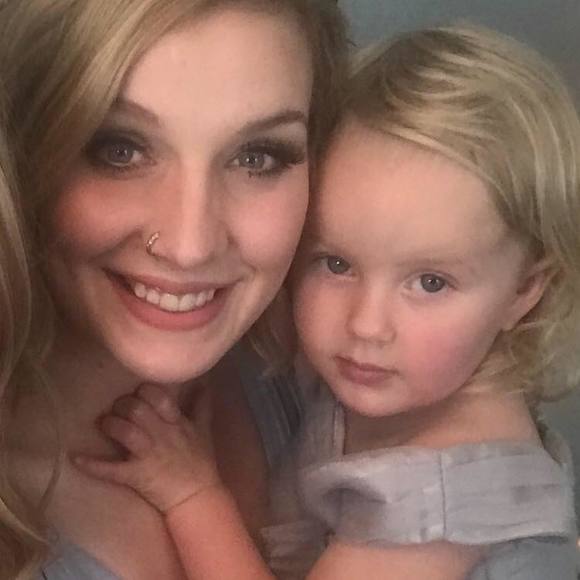 Meet your Posher, Ali - Picture 1 of 1